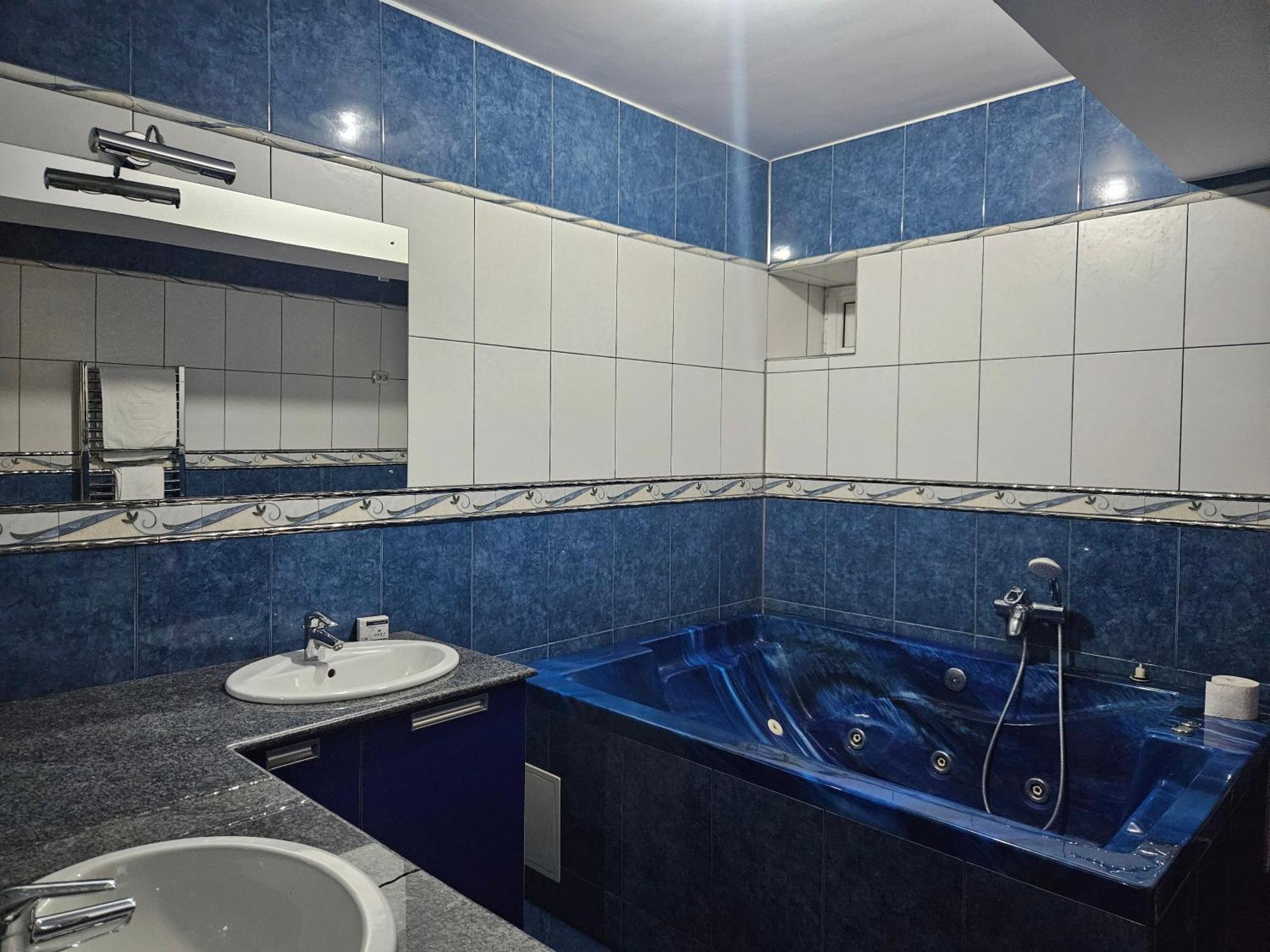 Simple Villa Rooms National Arena Self Check In Букурещ Екстериор снимка